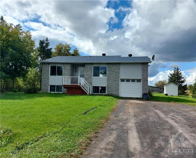 3960 Drouin Road, House detached with 3 bedrooms, 2 bathrooms and 7 parking in Clarence Rockland ON | Image 1