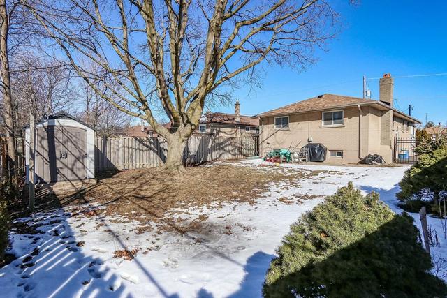 666 Perry Cres, House detached with 3 bedrooms, 2 bathrooms and 5 parking in Oshawa ON | Image 21