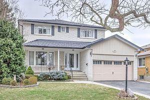 17 Mandel Cres, House detached with 4 bedrooms, 3 bathrooms and 6 parking in Toronto ON | Image 1