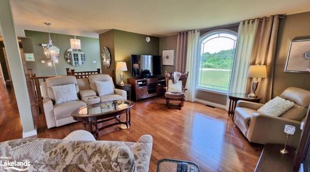 148 607 Highway, House detached with 4 bedrooms, 4 bathrooms and 17 parking in French River ON | Image 2