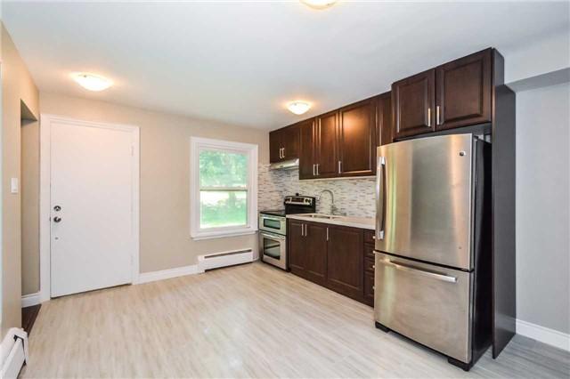 6 - 76 Borden Pkwy, Townhouse with 3 bedrooms, 1 bathrooms and 1 parking in Kitchener ON | Image 3
