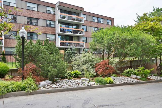 307 - 1801 O'connor Dr, Condo with 4 bedrooms, 2 bathrooms and 1 parking in Toronto ON | Image 1