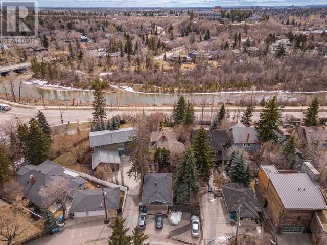 603 Hillcrest Avenue Sw, House detached with 3 bedrooms, 3 bathrooms and 9 parking in Calgary AB | Image 3