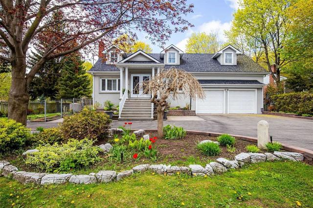 18 West Hill Dr, House detached with 3 bedrooms, 3 bathrooms and 12 parking in Toronto ON | Image 1