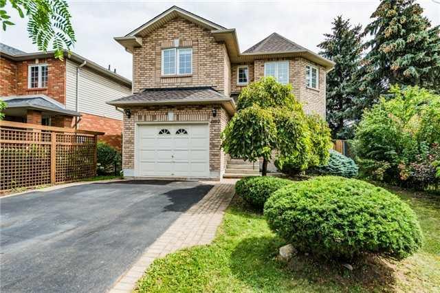 1180 Stephenson Dr, House detached with 3 bedrooms, 4 bathrooms and 2 parking in Burlington ON | Image 1