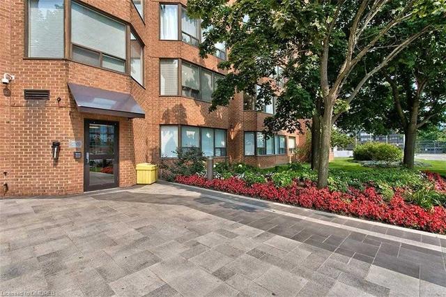 1907 - 1270 Maple Crossing Blvd, Condo with 2 bedrooms, 2 bathrooms and 1 parking in Burlington ON | Image 30