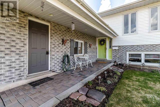 1109 Lake St, House detached with 3 bedrooms, 2 bathrooms and null parking in Sault Ste. Marie ON | Image 4