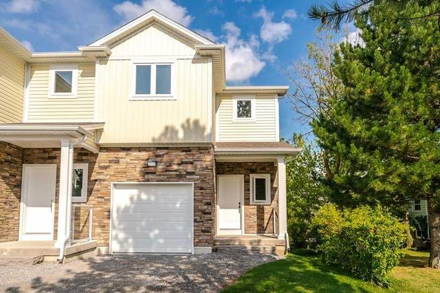 85 Hillview Rd, House semidetached with 3 bedrooms, 2 bathrooms and 3 parking in St. Catharines ON | Image 1