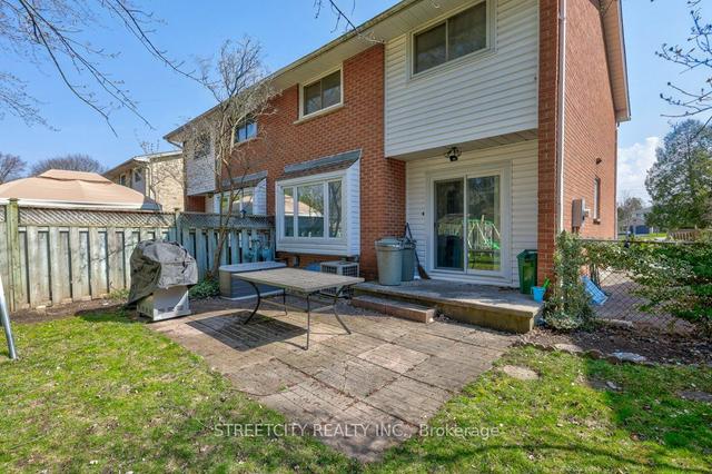102 Killarney Crt, House semidetached with 3 bedrooms, 2 bathrooms and 3 parking in London ON | Image 18
