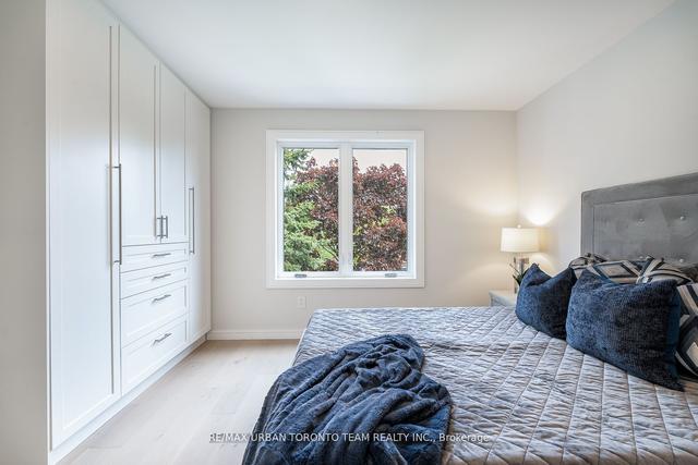 26 Kalmar Ave, House detached with 4 bedrooms, 4 bathrooms and 3 parking in Toronto ON | Image 9