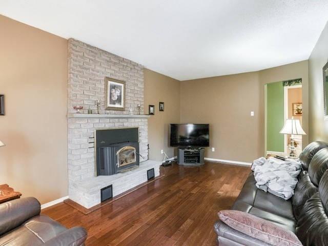 809 Cartref Ave, House detached with 4 bedrooms, 3 bathrooms and 4 parking in Oshawa ON | Image 3