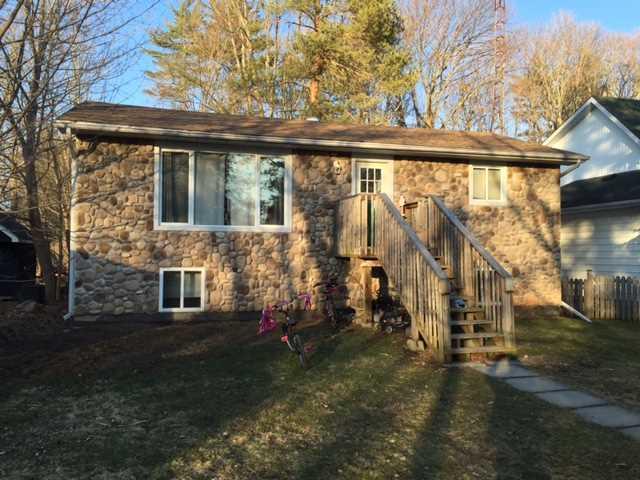 49 Lakeshore Rd W, House detached with 2 bedrooms, 1 bathrooms and null parking in Oro Medonte ON | Image 1