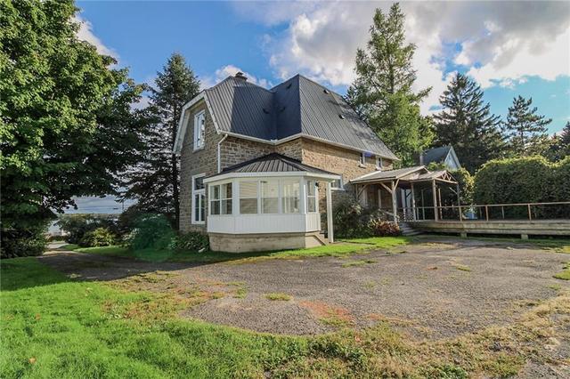 1262 County Road 2 Road E, House detached with 3 bedrooms, 2 bathrooms and 8 parking in Augusta ON | Image 30