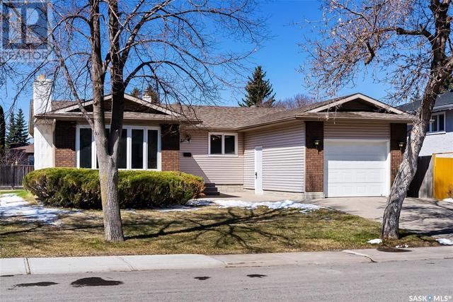6 Marquis Crescent, House detached with 3 bedrooms, 2 bathrooms and null parking in Regina SK | Image 2