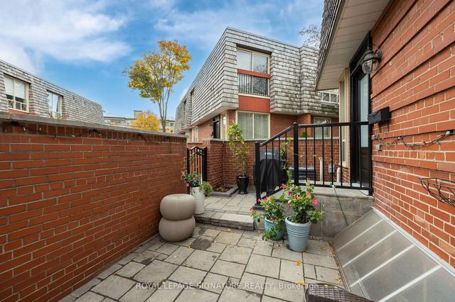 4 - 71 Upper Canada Dr, Townhouse with 2 bedrooms, 2 bathrooms and 1 parking in Toronto ON | Image 25