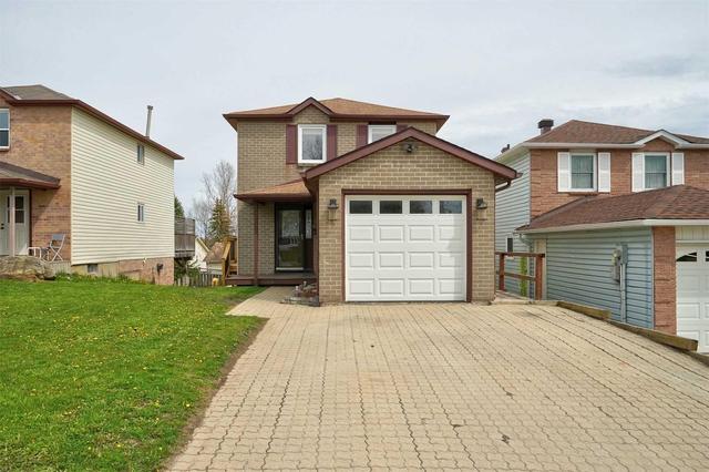 59 Browning Tr, House detached with 3 bedrooms, 3 bathrooms and 3 parking in Barrie ON | Image 1