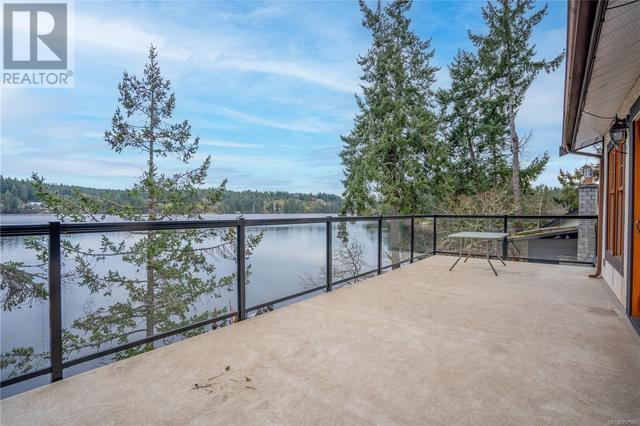 4895 Prospect Lake Rd, House detached with 4 bedrooms, 3 bathrooms and 6 parking in Saanich BC | Image 11