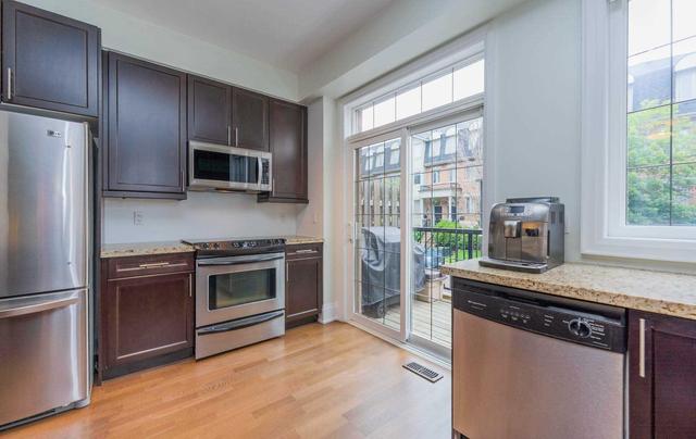 2260 Gerrard St E, Townhouse with 3 bedrooms, 3 bathrooms and 2 parking in Toronto ON | Image 6