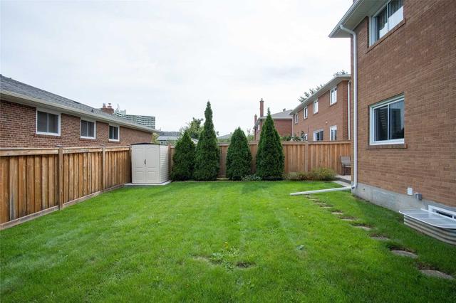 3525 Birchmeadow Cres, House semidetached with 4 bedrooms, 2 bathrooms and 3 parking in Mississauga ON | Image 15