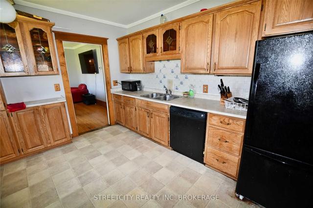 973 Gainsborough Rd S, House detached with 3 bedrooms, 3 bathrooms and 6 parking in London ON | Image 13
