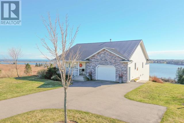 365 Souris River Road, House detached with 4 bedrooms, 3 bathrooms and null parking in Souris FD PE | Image 2