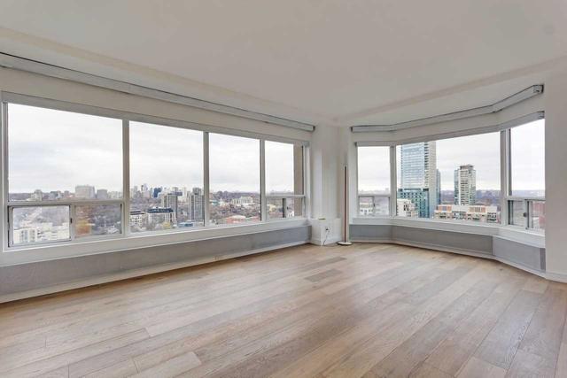 2406 - 175 Cumberland St, Condo with 2 bedrooms, 3 bathrooms and 1 parking in Toronto ON | Image 5