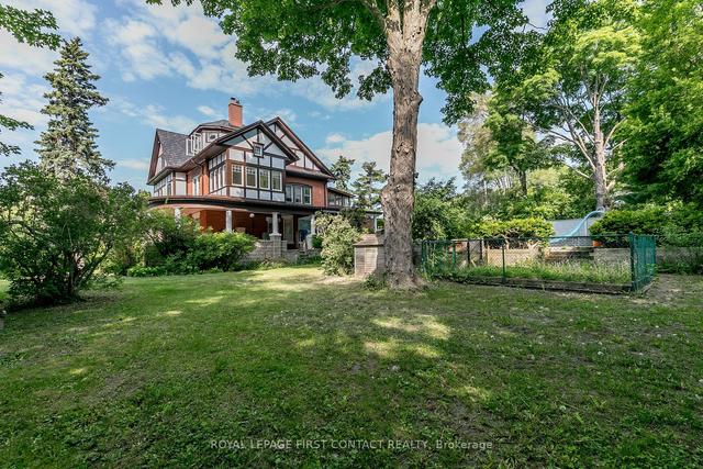 57 Berczy St, House detached with 7 bedrooms, 5 bathrooms and 6 parking in Barrie ON | Image 27