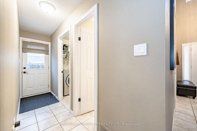 42 Peartree Cres, House detached with 3 bedrooms, 4 bathrooms and 6 parking in Guelph ON | Image 11