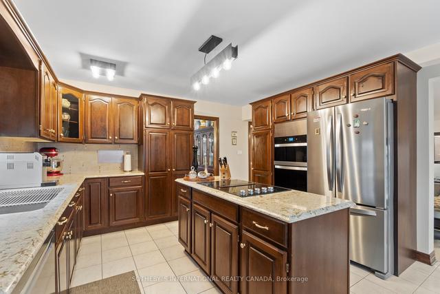 19 Southgate Circ, House detached with 3 bedrooms, 4 bathrooms and 6 parking in St. Catharines ON | Image 4