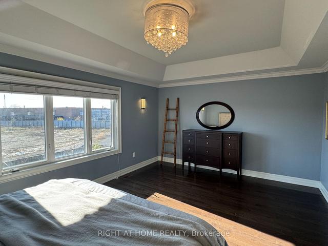 58b Thirty Second St, House detached with 3 bedrooms, 4 bathrooms and 3 parking in Toronto ON | Image 19