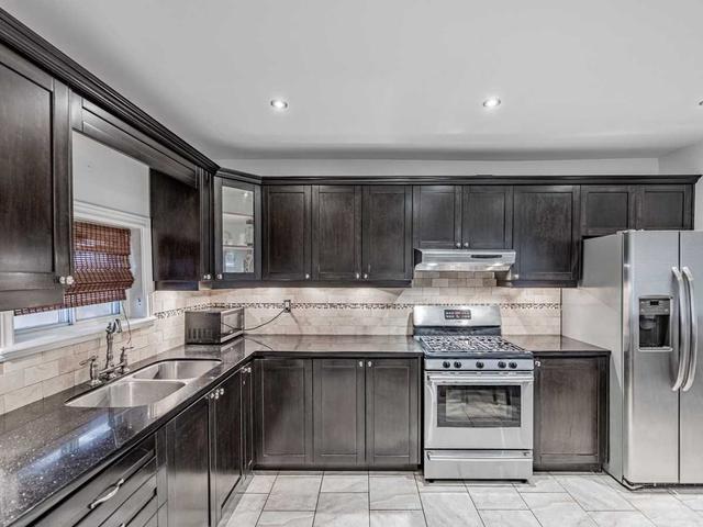 15 Eileen Ave, House detached with 2 bedrooms, 2 bathrooms and 4 parking in Toronto ON | Image 3