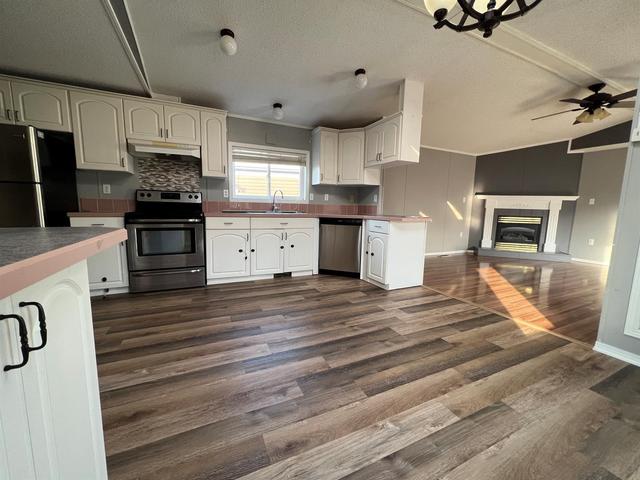 196 Grenoble Crescent, House detached with 3 bedrooms, 2 bathrooms and 2 parking in Wood Buffalo AB | Image 16