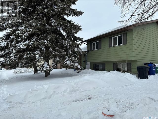 3727 Taylor Street E, House detached with 6 bedrooms, 3 bathrooms and null parking in Saskatoon SK | Image 2