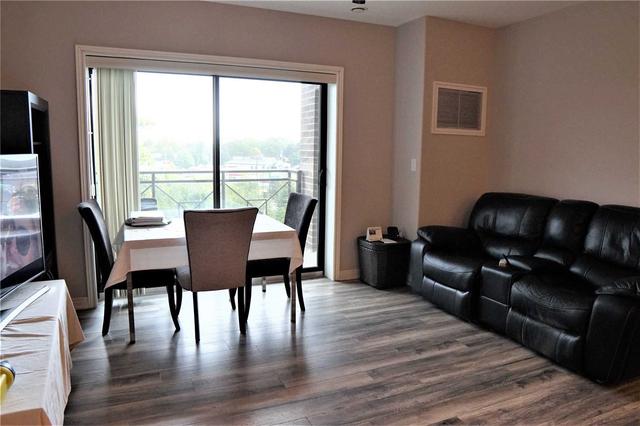403 - 379 Scott St, Condo with 2 bedrooms, 2 bathrooms and 1 parking in St. Catharines ON | Image 2