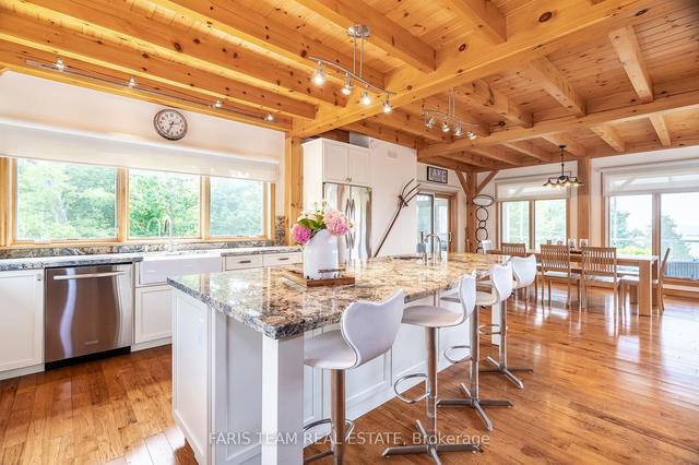 220 Kamenni Bay Rd, House detached with 5 bedrooms, 5 bathrooms and 20 parking in Georgian Bay ON | Image 2
