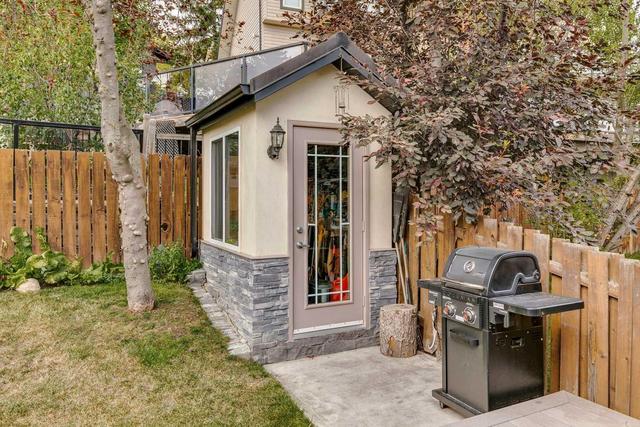 627 Strathcona Drive Sw, House detached with 5 bedrooms, 3 bathrooms and 4 parking in Calgary AB | Image 42