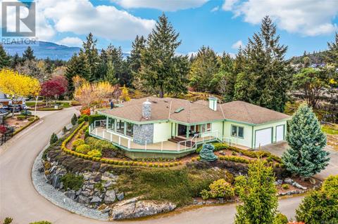 2225 Chelsea Pl, House detached with 3 bedrooms, 2 bathrooms and 4 parking in Nanaimo E BC | Card Image
