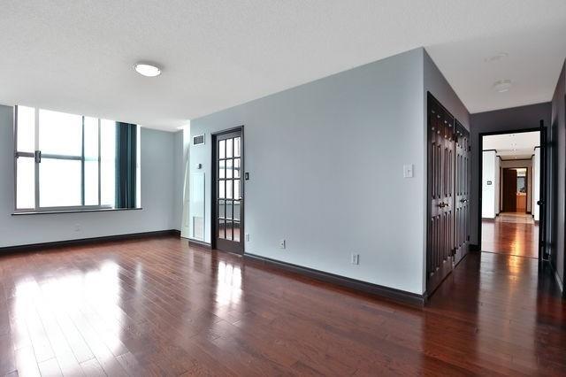 2905 - 156 Enfield Pl, Condo with 2 bedrooms, 2 bathrooms and 2 parking in Mississauga ON | Image 10
