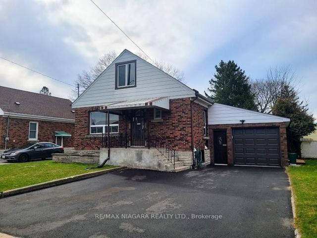 6476 Maranda St, House detached with 3 bedrooms, 2 bathrooms and 4 parking in Niagara Falls ON | Image 1