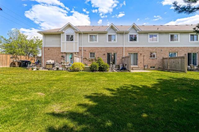 52 Wickstead Crt, Townhouse with 2 bedrooms, 3 bathrooms and 1 parking in Brampton ON | Image 32