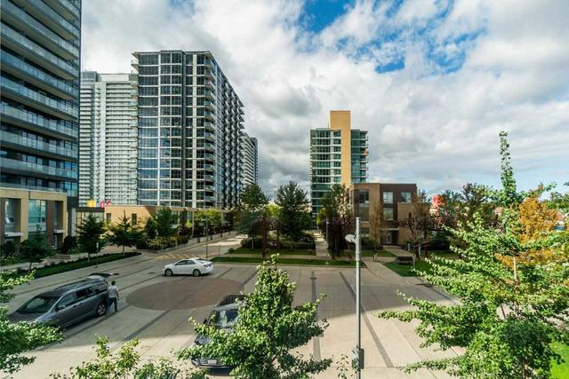 702 - 33 Singer Crt, Condo with 2 bedrooms, 2 bathrooms and 1 parking in Toronto ON | Image 18
