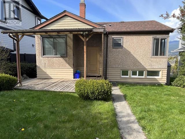 3970 Edinburgh Street, House detached with 2 bedrooms, 2 bathrooms and 2 parking in Burnaby BC | Image 10