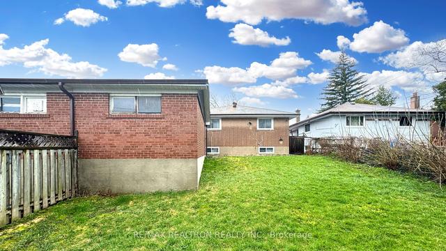 25 Mid Pines Rd, House detached with 3 bedrooms, 2 bathrooms and 4 parking in Toronto ON | Image 28