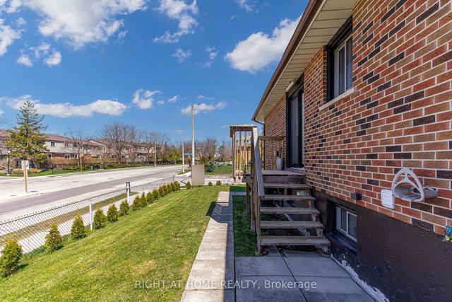 484 Kelvedon Mews, House semidetached with 3 bedrooms, 2 bathrooms and 3 parking in Mississauga ON | Image 31