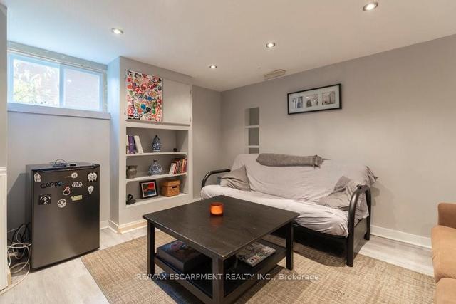 79 West 32nd St, House detached with 3 bedrooms, 1 bathrooms and 4 parking in Hamilton ON | Image 24