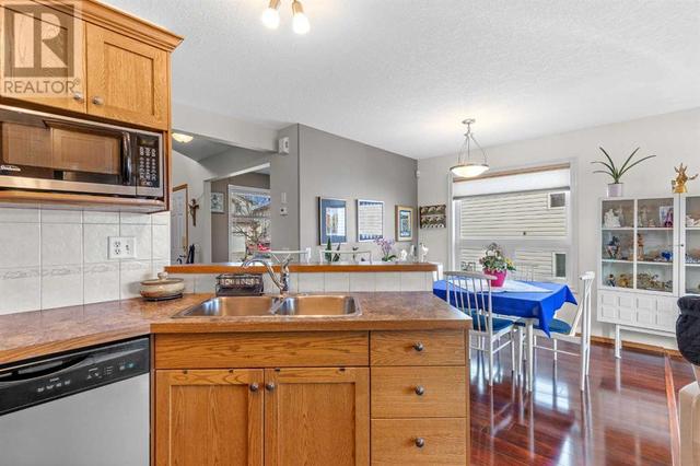 102, - 6220 Orr Drive, House semidetached with 3 bedrooms, 2 bathrooms and 2 parking in Red Deer AB | Image 10