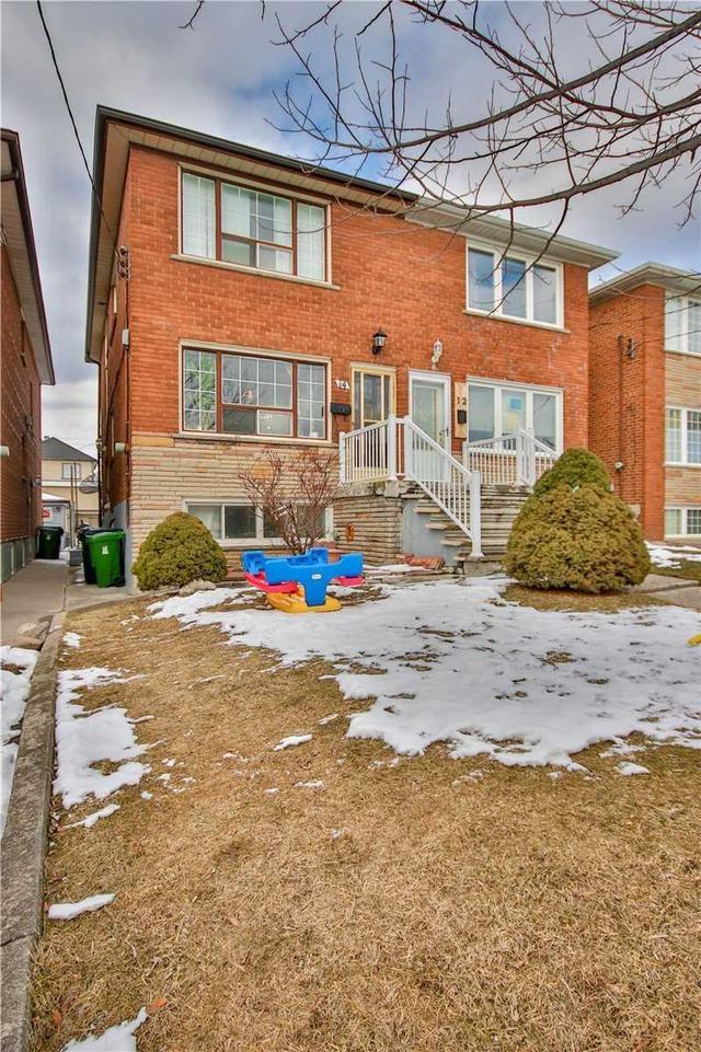 14 Lambert Ave, House semidetached with 3 bedrooms, 2 bathrooms and 1 parking in Toronto ON | Image 32