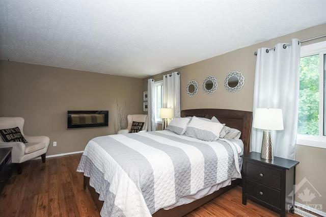 6872 Bilberry Drive, Townhouse with 3 bedrooms, 3 bathrooms and 3 parking in Ottawa ON | Image 15