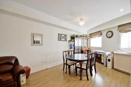 th39 - 9 Oakburn Cres, Townhouse with 2 bedrooms, 3 bathrooms and 1 parking in Toronto ON | Image 5