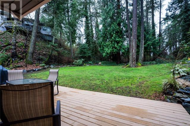 991 Lohbrunner Rd W, House detached with 4 bedrooms, 3 bathrooms and 4 parking in Saanich BC | Image 31